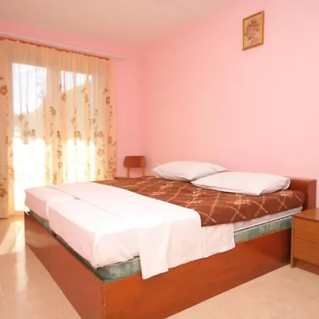 With A Parking Space Tribunj, Vodice - 8369 Апартаменты Трибунь